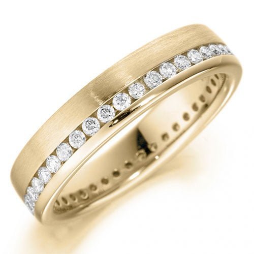 Aliança em Ouro Amarelo 18k e Diamantes Aliança em Ouro Amarelo 18k e Diamantes, 4mm - Imagem 1