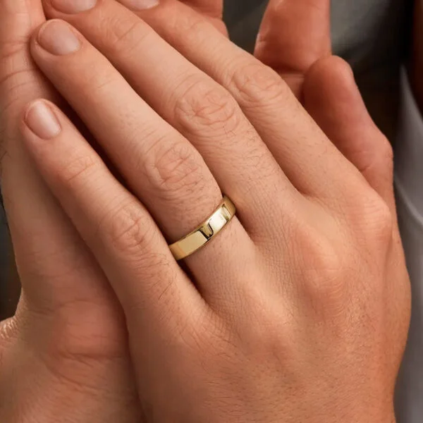 Par de Aliança em Ouro Amarelo 18k e Diamantes - Imagem 2