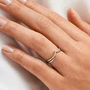 Par de Aliança em Ouro Amarelo 18k e Diamantes - Imagem 3