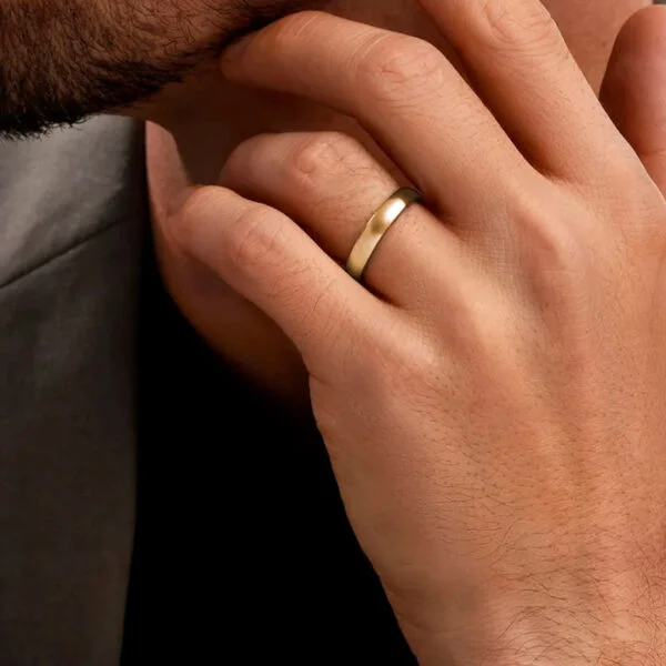 Par de Aliança em Ouro Amarelo 18k e Diamantes - Imagem 2
