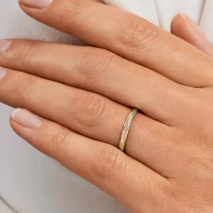 Par de Aliança em Ouro Amarelo 18k e Diamantes - Imagem 3