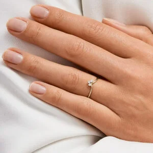 Par de Aliança em Ouro Amarelo 18k e Diamantes - Imagem 3
