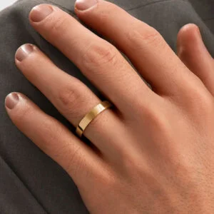 Par de Aliança em Ouro Amarelo 18k e Diamantes - Imagem 2