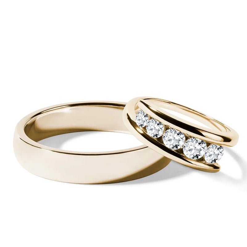 Par de Aliança em Ouro Amarelo 18k e Diamantes Par de Aliança em Ouro Amarelo 18k e Diamantes - Imagem 1