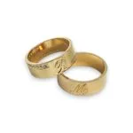 Par de Aliança em Ouro 18k com Letra Inicial e Diamantes